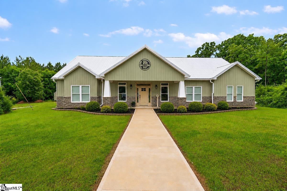889 Murdock Road Due West, SC 29639 - Photo 1 of 28