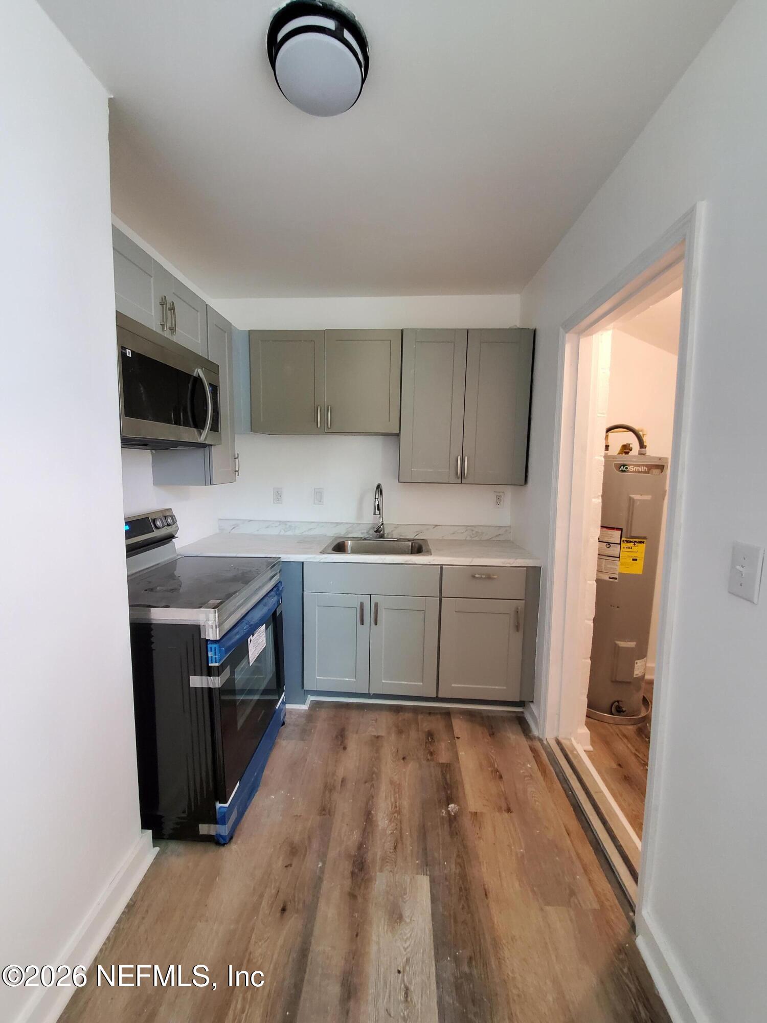 1536 West 3rd Street Jacksonville, FL 32209 - Photo 4 of 7 20251126_124730