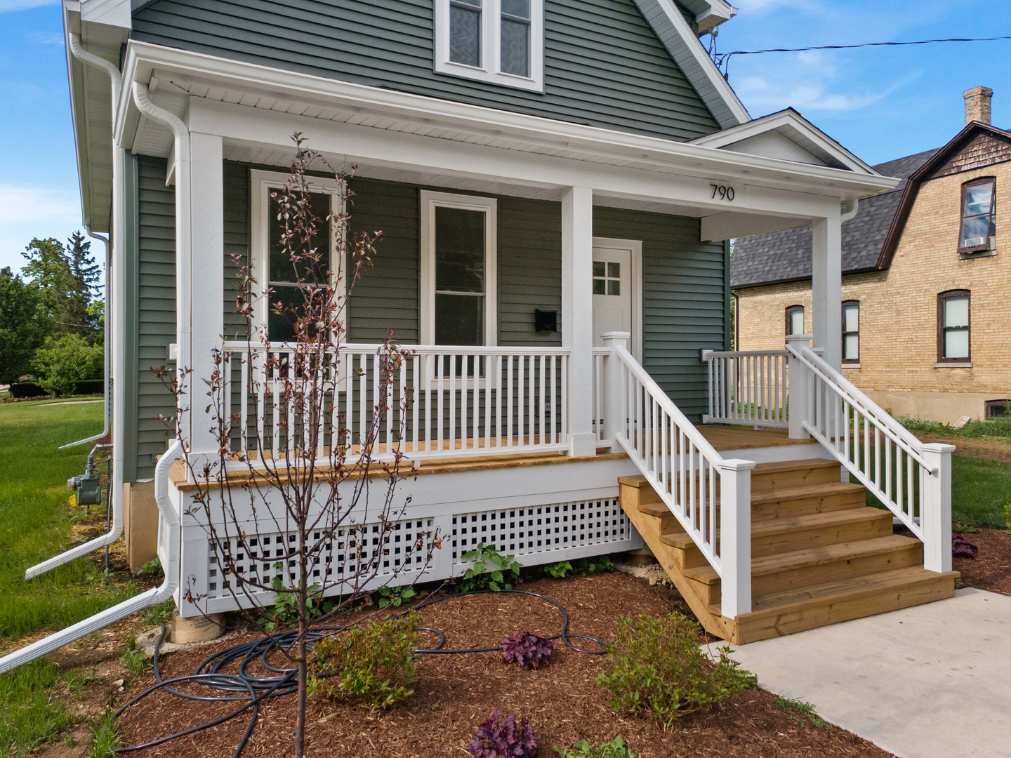 790 Wing Street Elgin, IL 60123 - Photo 4 of 29
