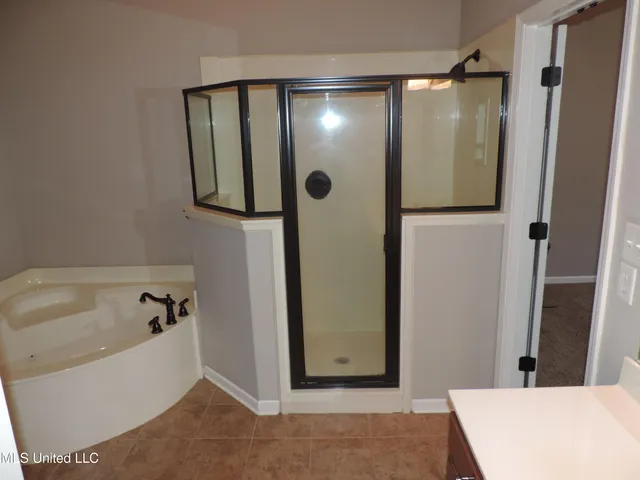 $1,900 | 5784 Bedford Loop East, Southaven, MS 38672