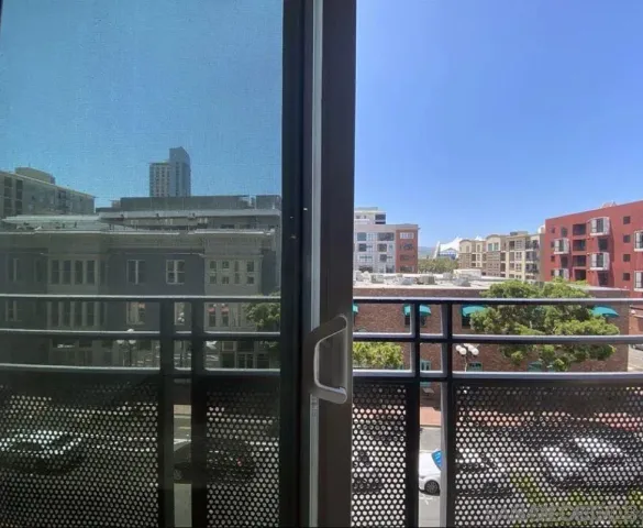 $3,295 | 450 J Street, Unit 4211, San Diego, CA 92101