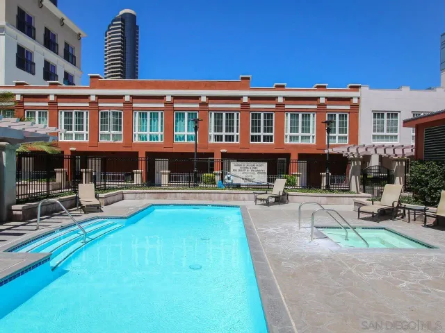 $3,295 | 450 J Street, Unit 4211, San Diego, CA 92101