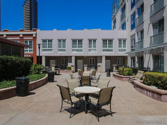 $3,295 | 450 J Street, Unit 4211, San Diego, CA 92101