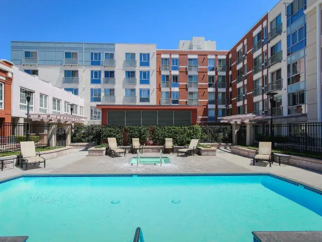 $3,295 | 450 J Street, Unit 4211, San Diego, CA 92101