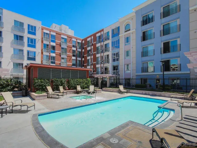 $3,295 | 450 J Street, Unit 4211, San Diego, CA 92101