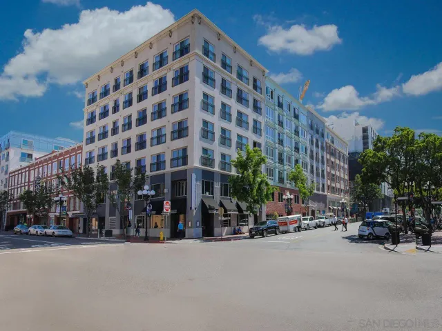 $3,295 | 450 J Street, Unit 4211, San Diego, CA 92101
