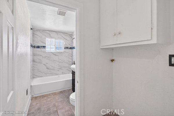 13391 Mesquite Road Whitewater, CA 92282 - Photo 24 of 27 a bathroom with a bathtub