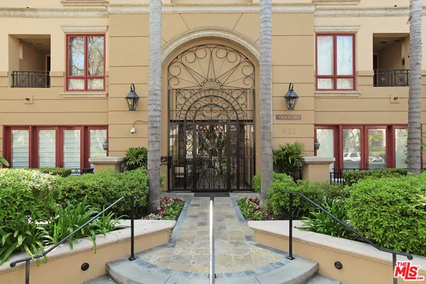 $1,749,000 | 411 North Oakhurst Drive, Unit 404, Beverly Hills, CA 90210