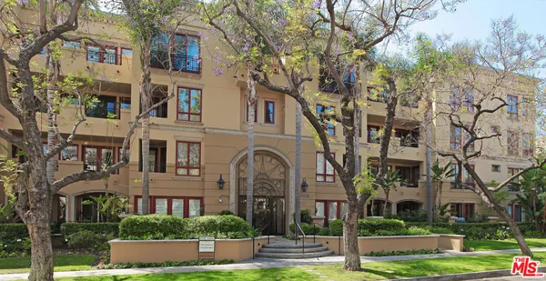 $1,749,000 | 411 North Oakhurst Drive, Unit 404, Beverly Hills, CA 90210