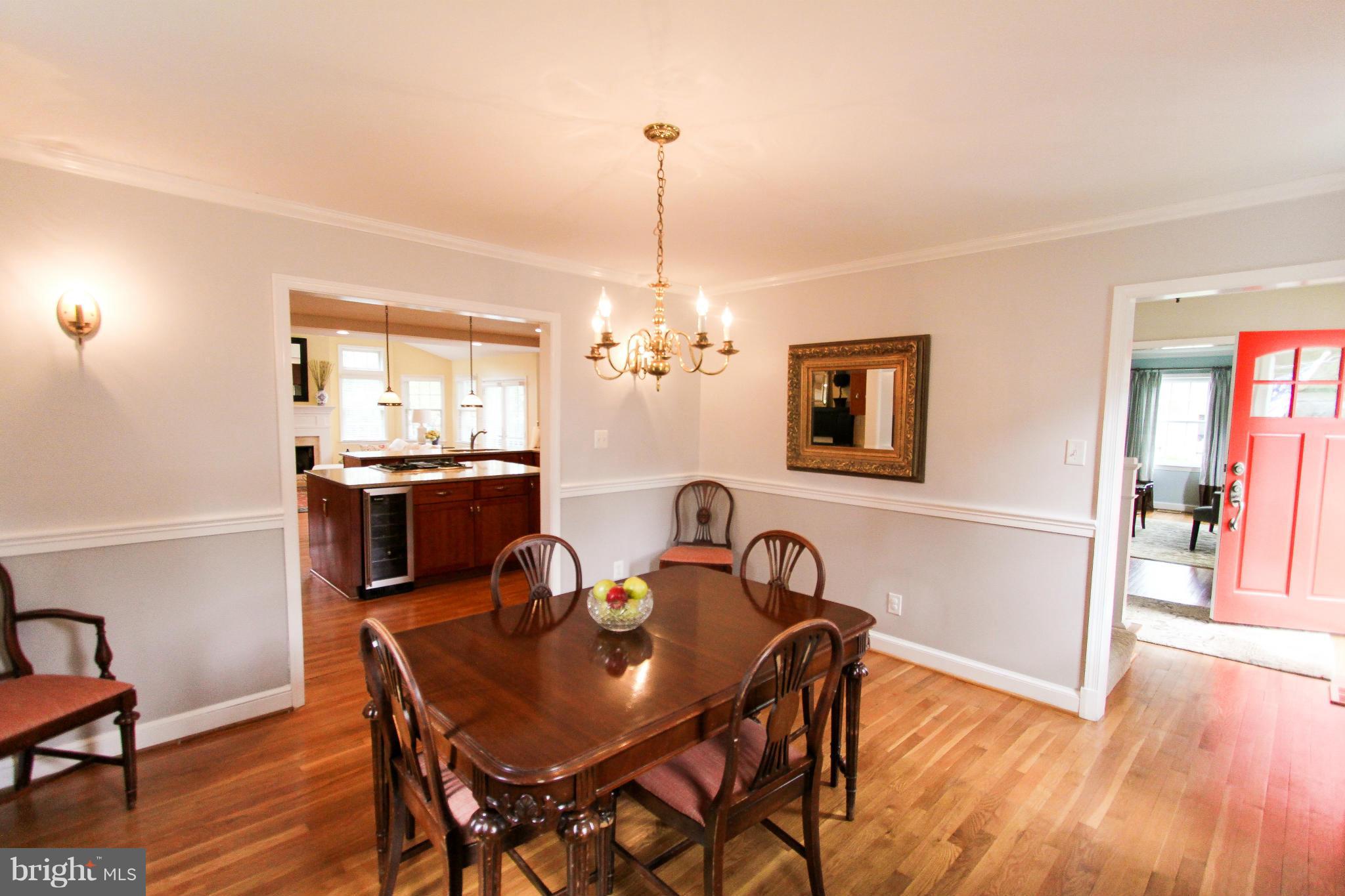 7616 Range Road Alexandria, VA 22306 - Photo 6 of 30 Dining Room to foyer