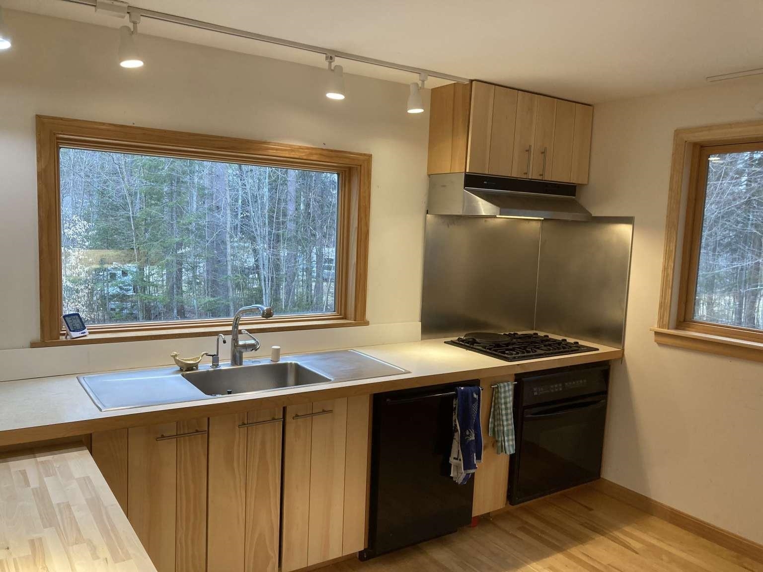 85 Edwins Pond Road Rochester, VT 05767 - Photo 4 of 14