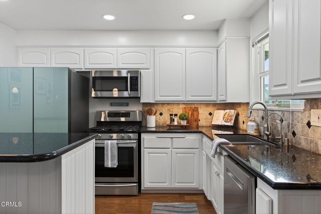 1701 Rialto Street Oxnard, CA 93035 - Photo 6 of 30