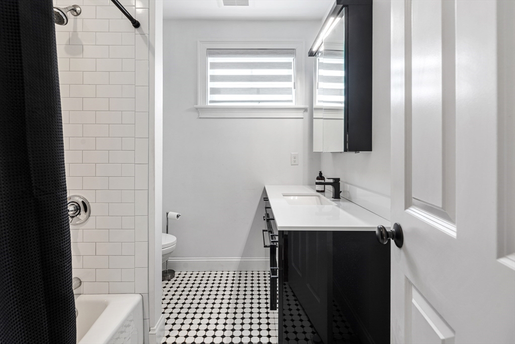 291 First Parish Road Scituate, MA 02066 - Photo 22 of 36