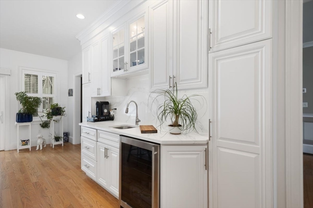 291 First Parish Road Scituate, MA 02066 - Photo 10 of 36