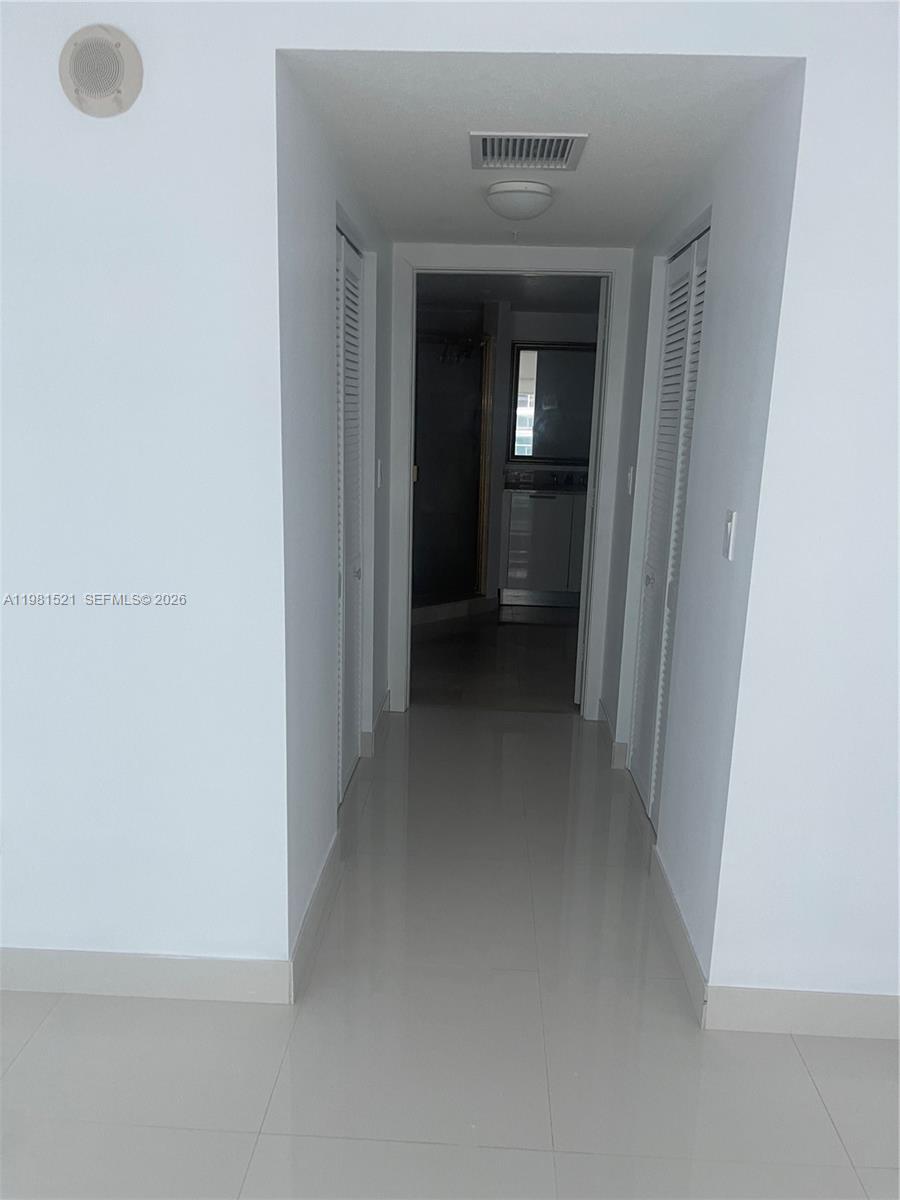 1800 North Bayshore Drive, Unit 1812 Miami, FL 33132 - Photo 13 of 18