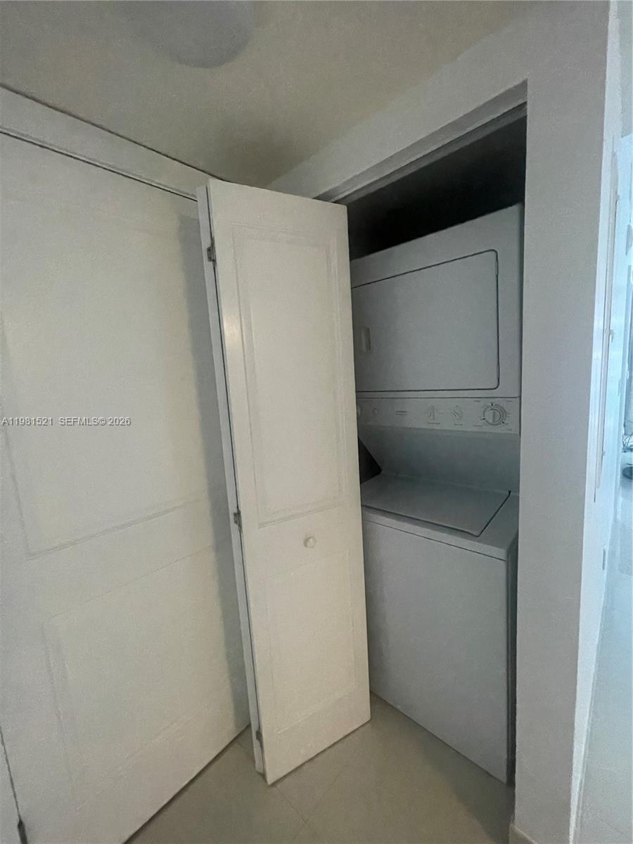 1800 North Bayshore Drive, Unit 1812 Miami, FL 33132 - Photo 3 of 18