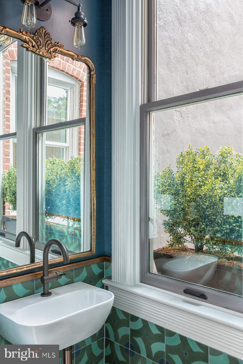 1324 Wallach Place Northwest Washington, DC 20009 - Photo 7 of 13