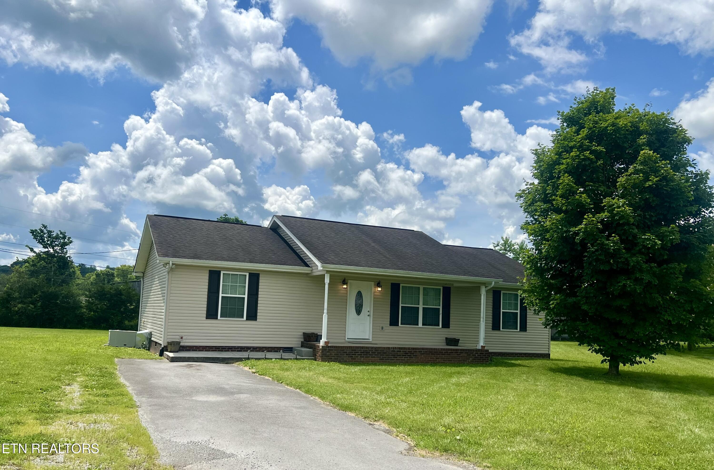 181 Chestnut Road Speedwell, TN 37870 - Photo 1 of 25 IMG_7786
