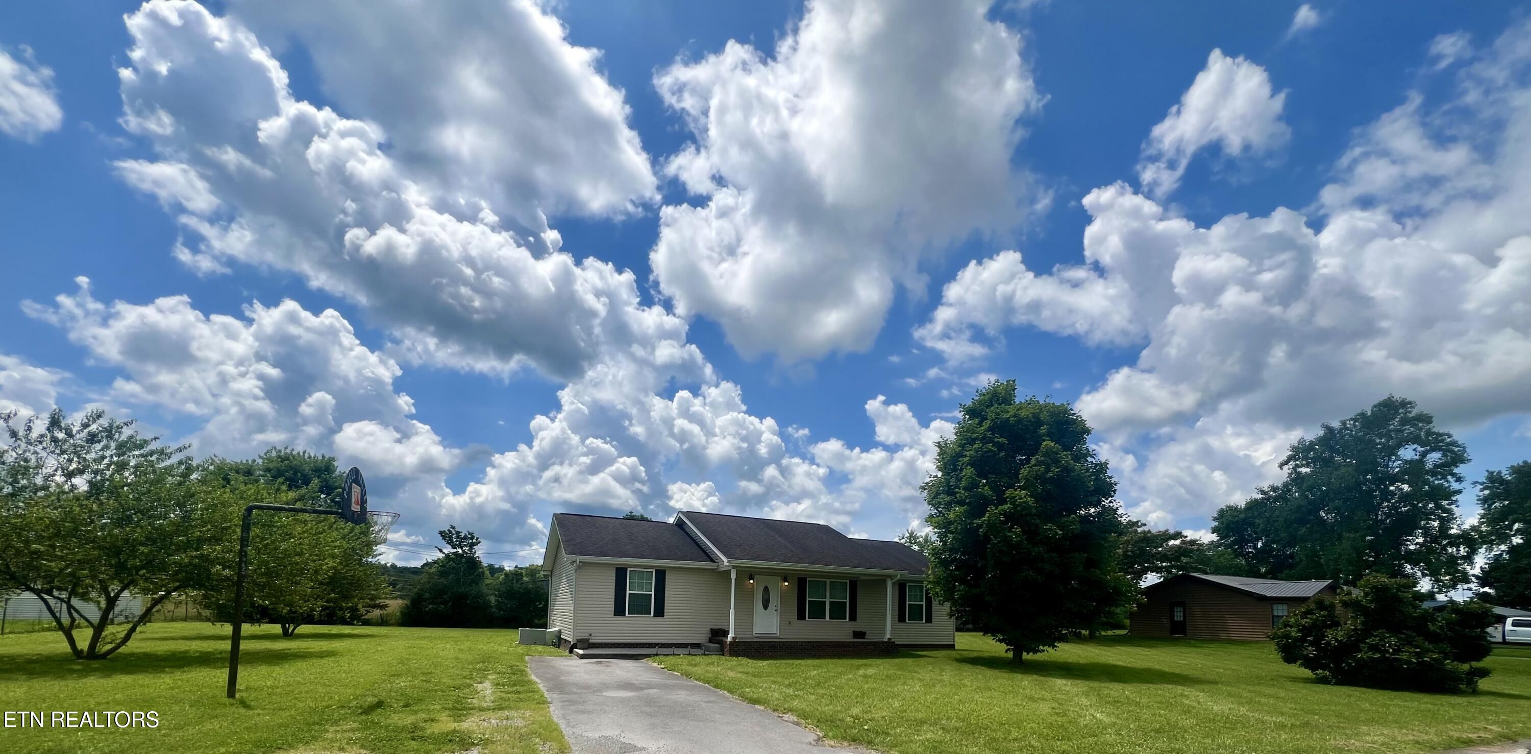 181 Chestnut Road Speedwell, TN 37870 - Photo 6 of 25 IMG_7785