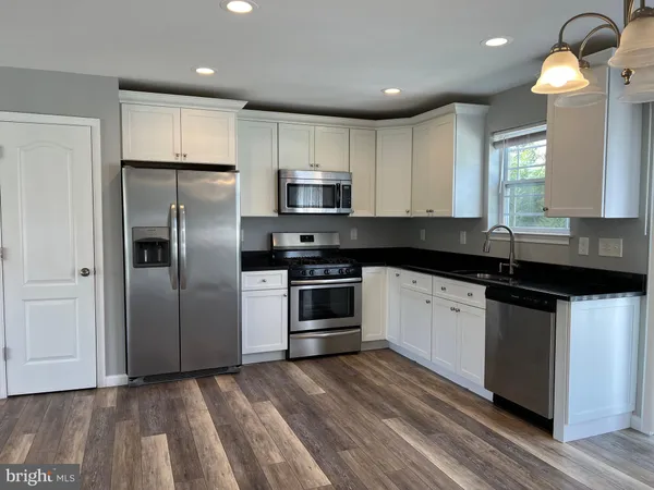 $2,900 | 519 Surrey Avenue, Berlin, NJ 08009