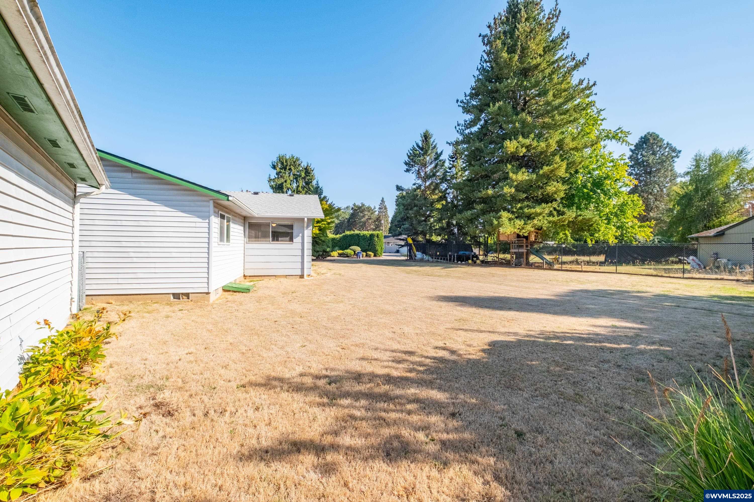 1825 Walker Road Northeast Salem, OR 97305 - Photo 11 of 50