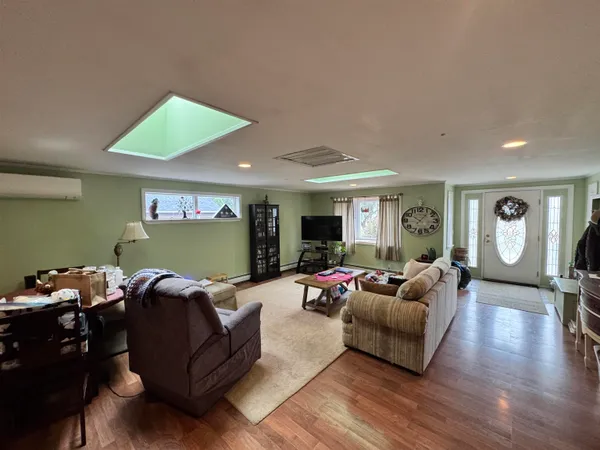 $375,000 | 2849 Dartmouth College Highway, Haverhill, NH 03774