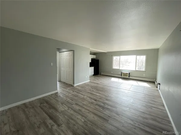$795 | 1590 Clinton Street, Unit 206, Aurora, CO 80010