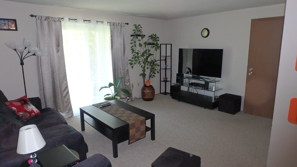 5 Post Oak Lane, Unit 14 Natick, MA 01760 - Photo 2 of 17
