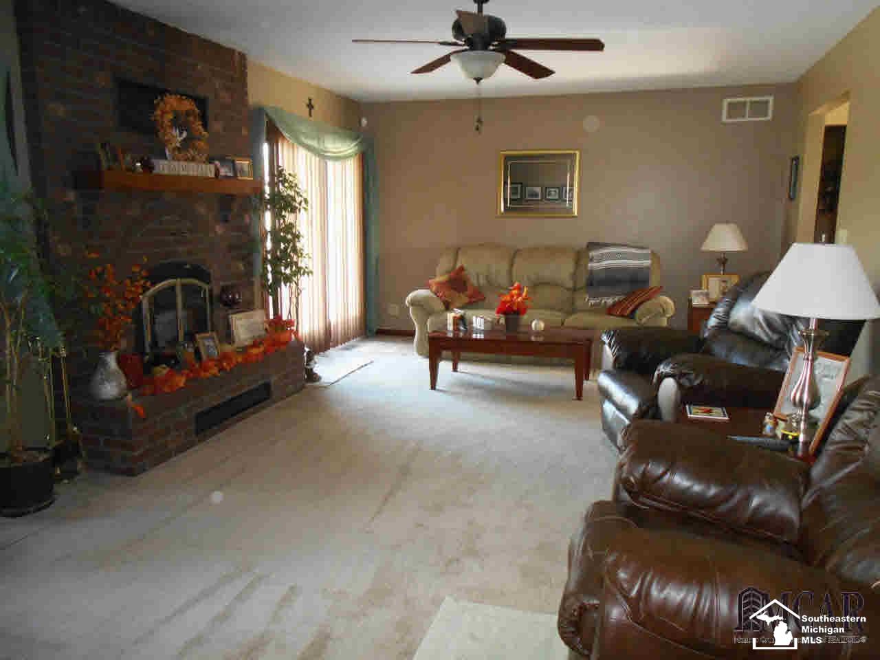 1278 Wells Road Dundee, MI 48131 - Photo 6 of 42 21376150-5.JPG