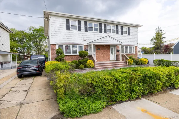 $849,999 | 147-19 259th Street | Rosedale