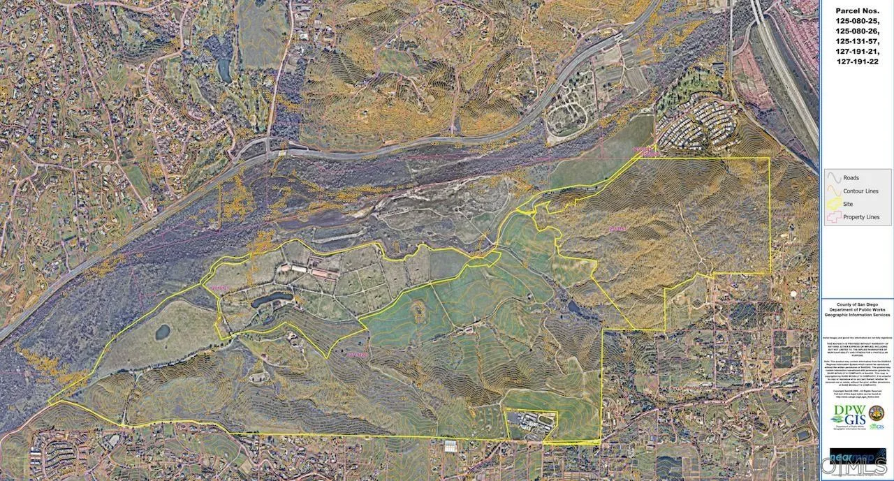 5820 West Lilac Road Bonsall, CA 92003 - Photo 33 of 34 a bathroom with a bathtub