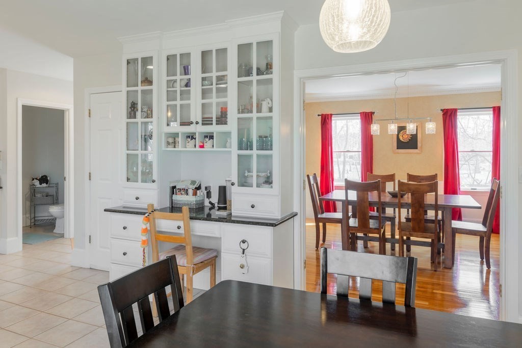 126 Lafayette Street Marblehead, MA 01945 - Photo 4 of 30