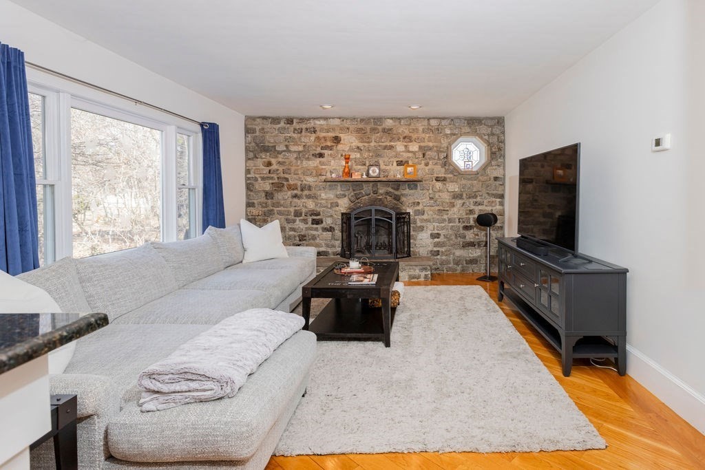 126 Lafayette Street Marblehead, MA 01945 - Photo 8 of 30