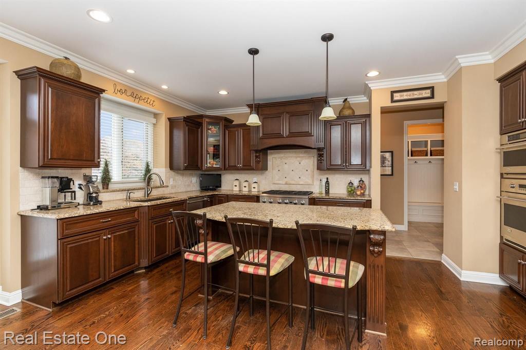 1577 Serene Court Rochester Hills, MI 48306 - Photo 15 of 38