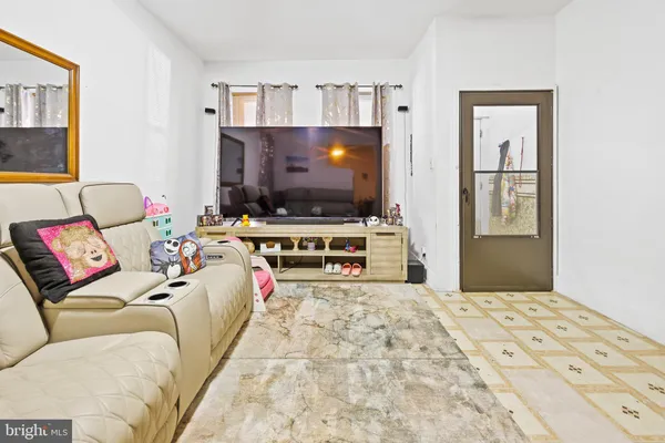 $170,000 | 426 State Street, Camden, NJ 08102