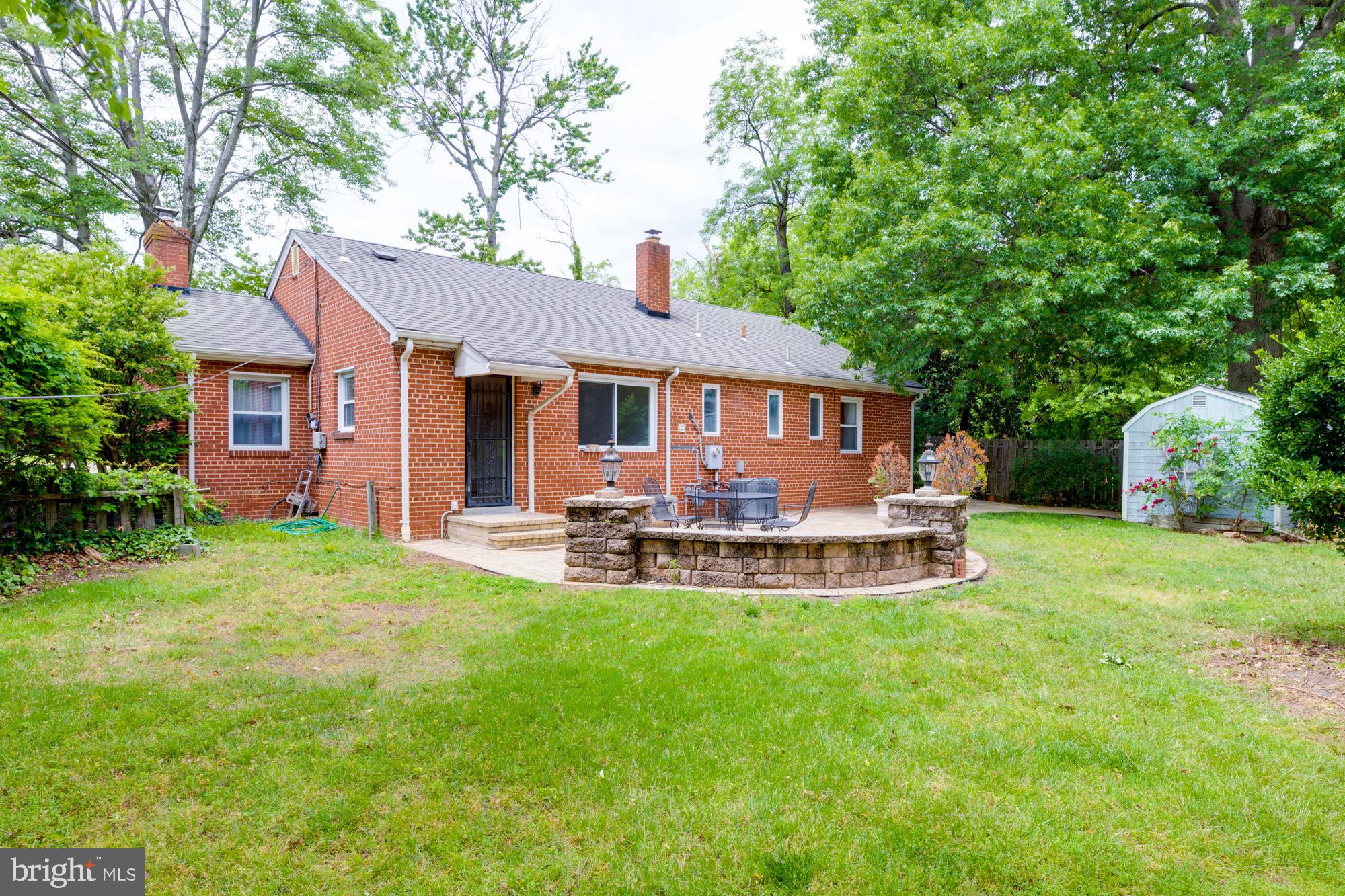 1947 South Arlington Ridge Road Arlington, VA 22202 - Photo 25 of 27