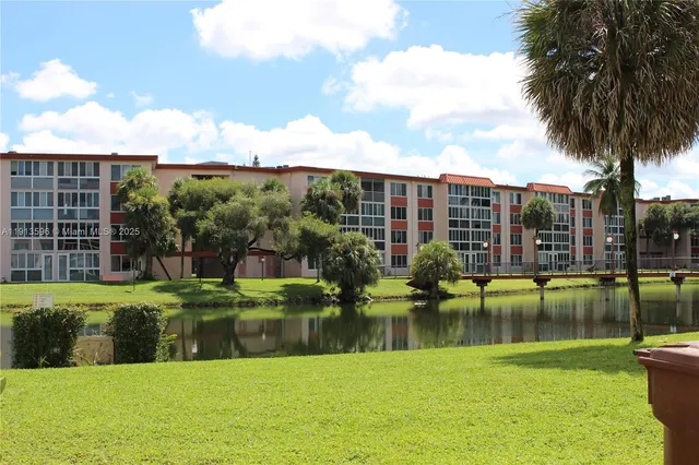 $1,850 | 1080 Del Lago Circle, Unit 202, Sunrise, FL 33313