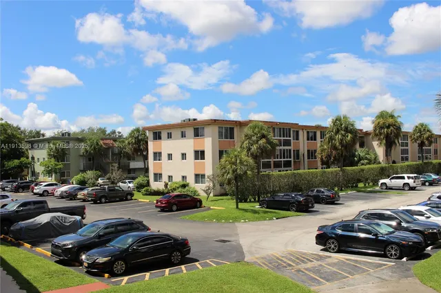 $1,850 | 1080 Del Lago Circle, Unit 202, Sunrise, FL 33313