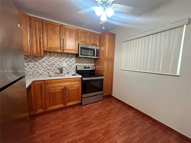 $1,850 | 1080 Del Lago Circle, Unit 202, Sunrise, FL 33313