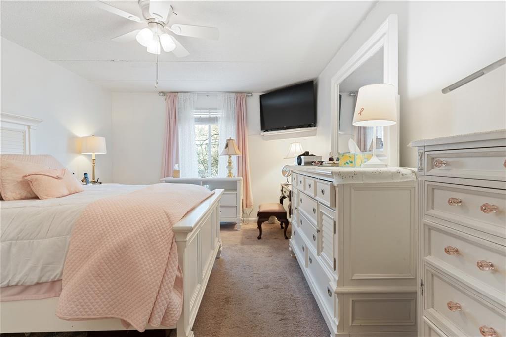 2160 Greentree Road, Unit 508W Pittsburgh, PA 15220 - Photo 14 of 29 Gallery Image 14