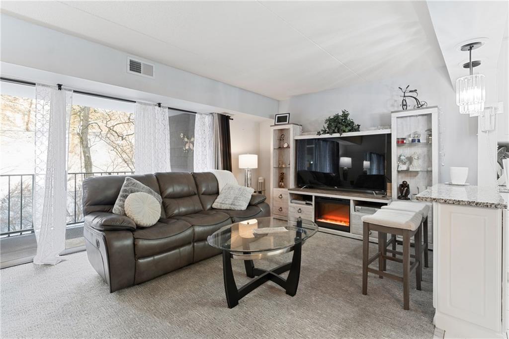 2160 Greentree Road, Unit 508W Pittsburgh, PA 15220 - Photo 2 of 29 Gallery Image 2