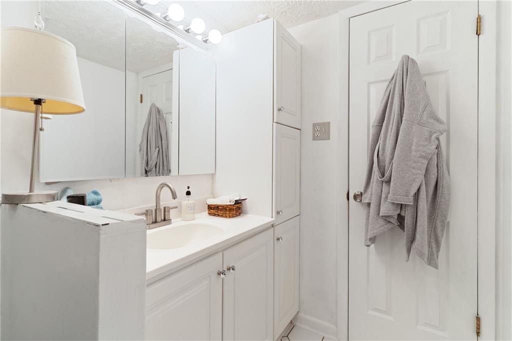 2160 Greentree Road, Unit 508W Pittsburgh, PA 15220 - Photo 21 of 29 Gallery Image 21