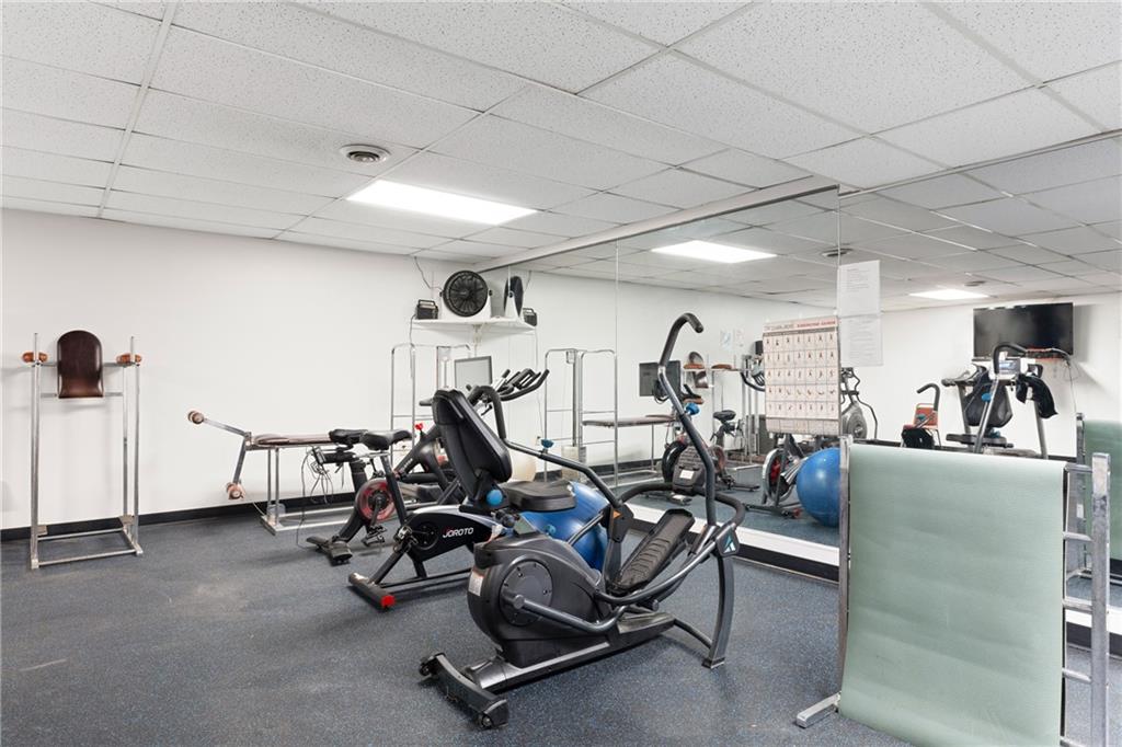 2160 Greentree Road, Unit 508W Pittsburgh, PA 15220 - Photo 26 of 29 Gallery Image 26