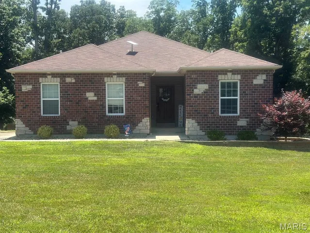 $434,900 | 404 Deep Forest Drive, Hawk Point, MO 63349