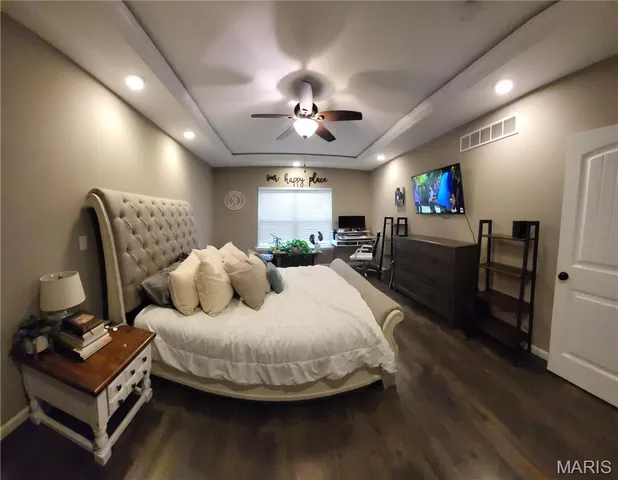 $434,900 | 404 Deep Forest Drive, Hawk Point, MO 63349