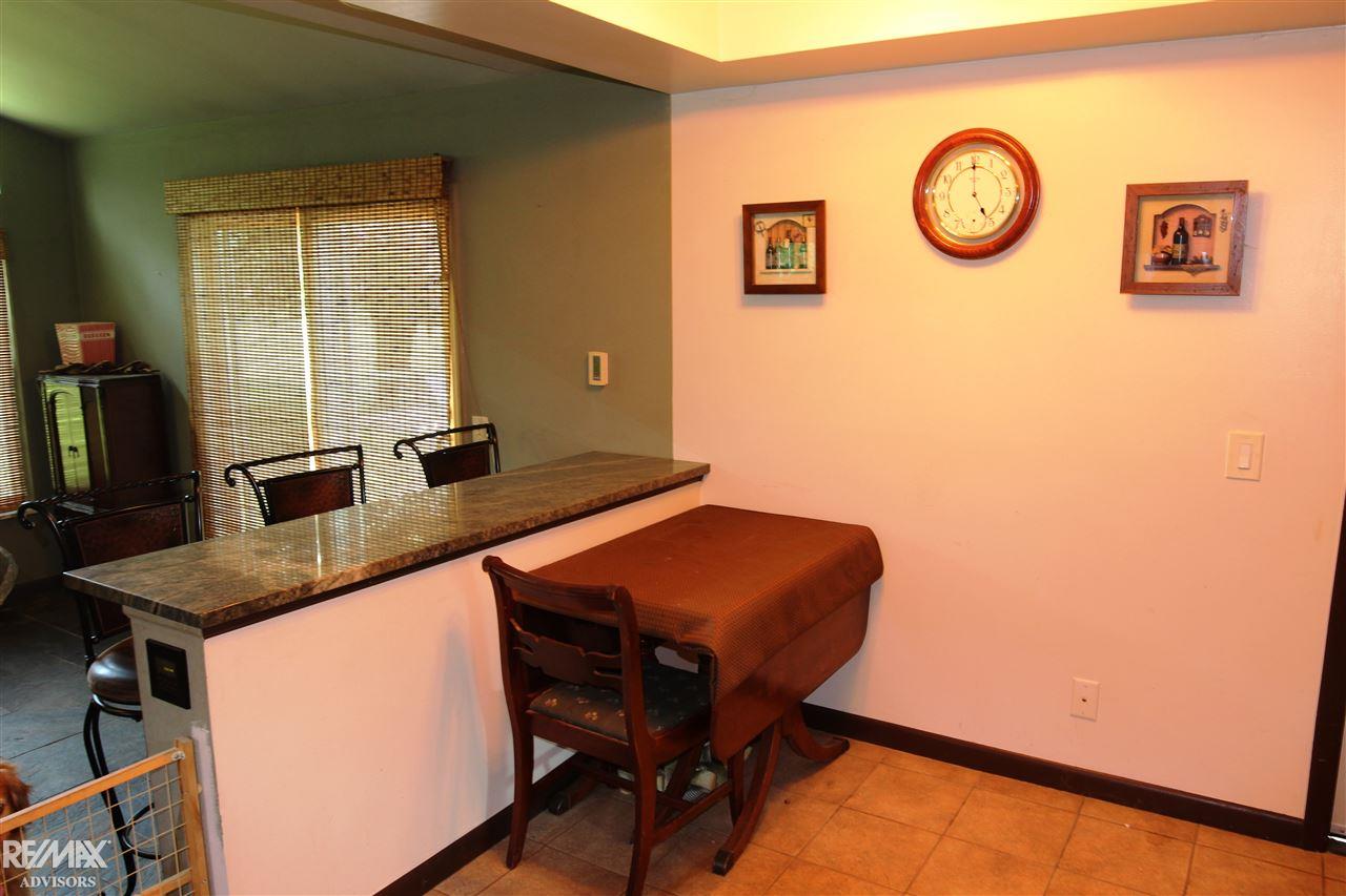 10265 Hadley Road Clarkston, MI 48348 - Photo 8 of 14 31390066-7.JPG