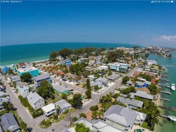 $1,800 | 61 81st Avenue, Unit 3, Treasure Island, FL 33706