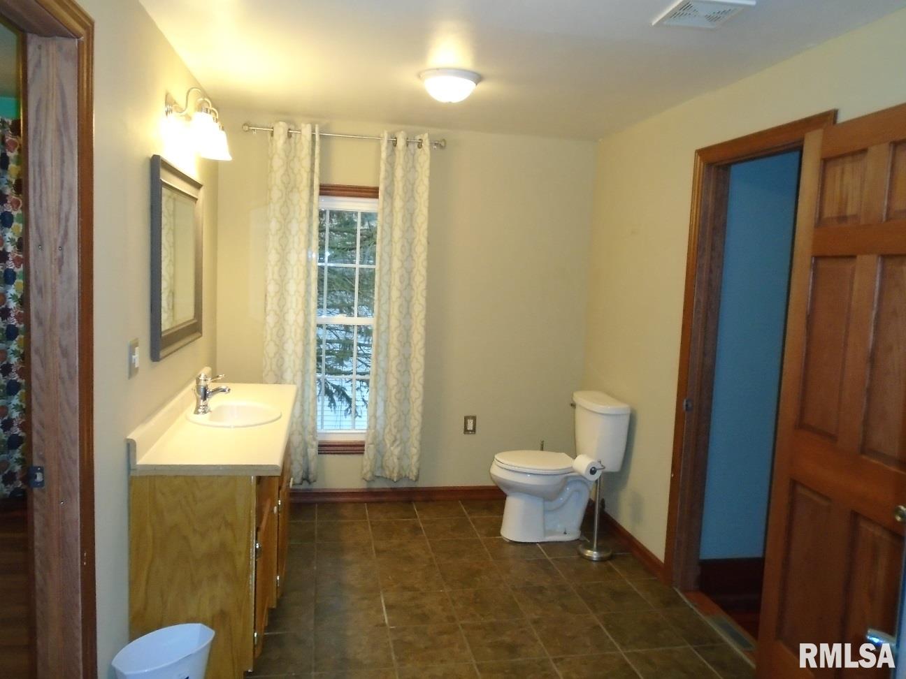318 Main Street Bennett, IA 52721 - Photo 9 of 17 Gallery Image 9
