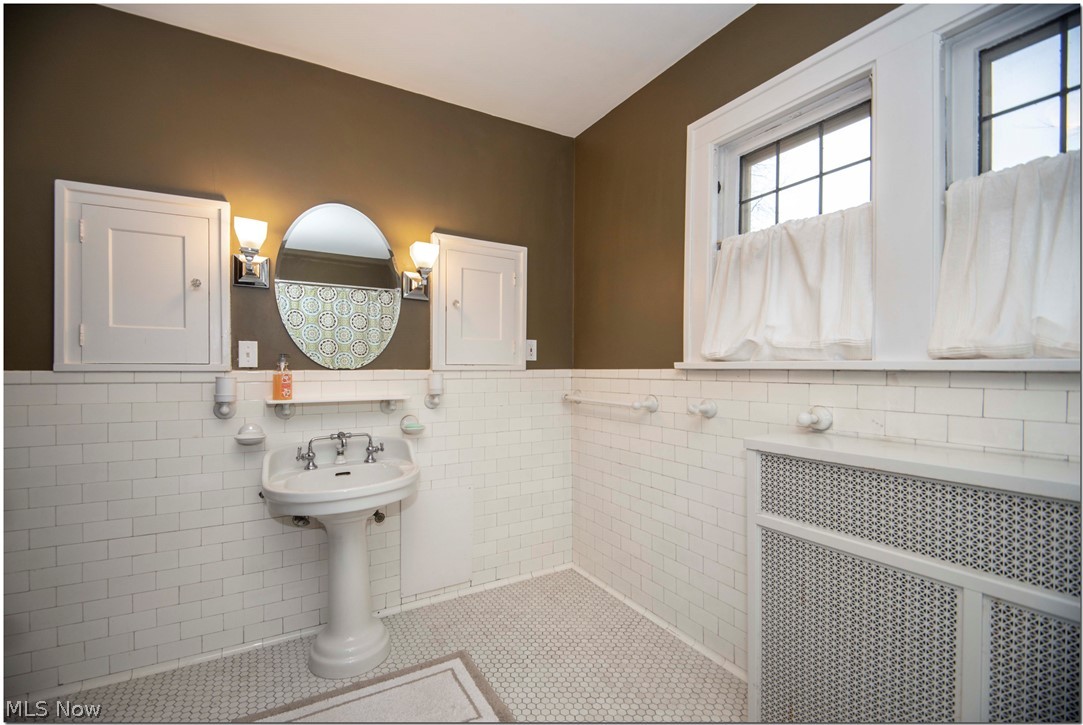 2918 Winthrop Road Cleveland, OH 44120 - Photo 26 of 34