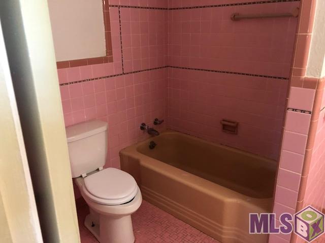 2264 77th Avenue Baton Rouge, LA 70807 - Photo 15 of 19 Another Master bath view